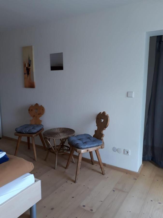 Gaestehaus Gl Ellwangen Bagian luar foto